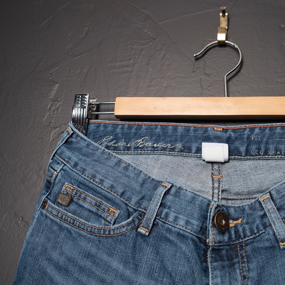 Women's Eddie Bauer Curvy Slim Straight Jeans sz 2 - Picture 3 of 8